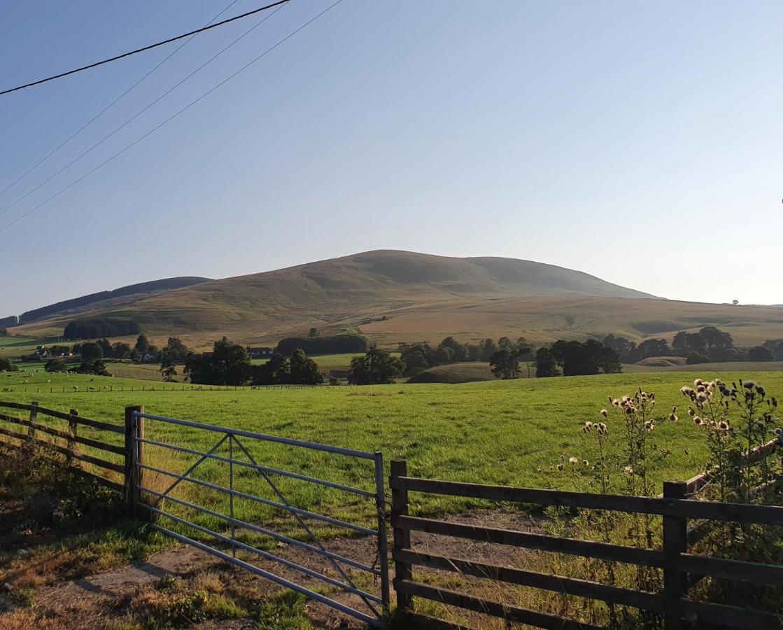 The Granary At Tinto Retreats, Biggar Is A Gorgeous 3 Bedroom Stone Cottage Wiston  Εξωτερικό φωτογραφία
