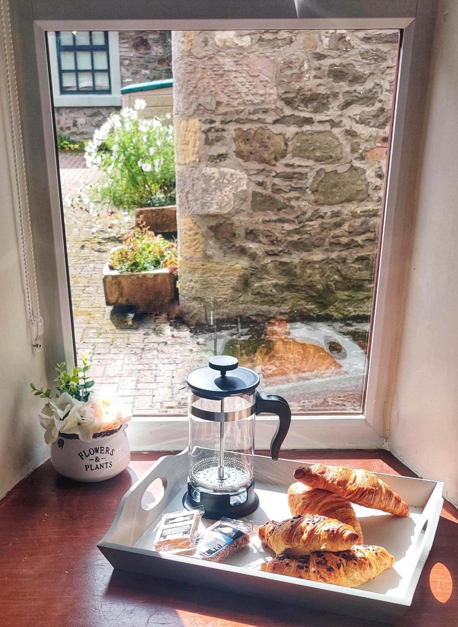 The Granary At Tinto Retreats, Biggar Is A Gorgeous 3 Bedroom Stone Cottage Wiston  Εξωτερικό φωτογραφία